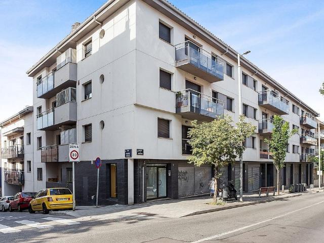 Local comercial en venta en carretera De Montcada, Badalona, de 64 m² 1 habitación por 80.000