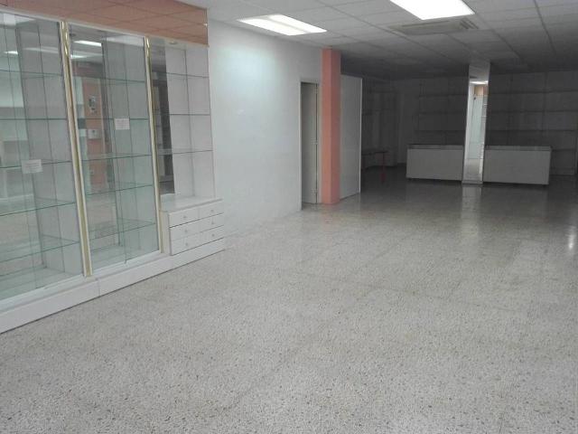 Local comercial en venta en carretera De Rellinars, Terrassa, de 125 m² por 100.000