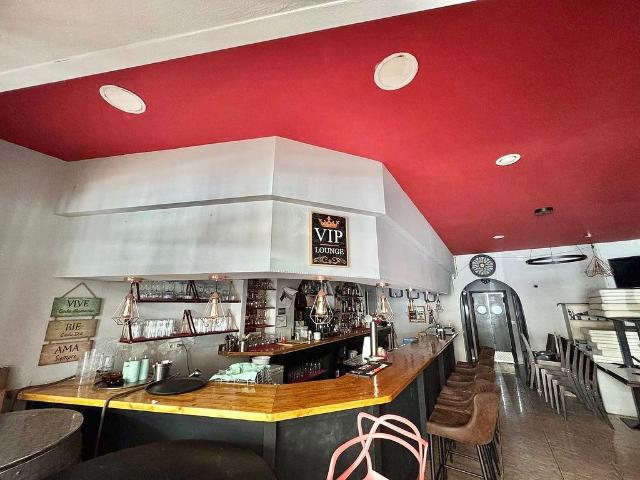 Local comercial en venta en Castelló d´Empúries, de 167 m² por 45.000
