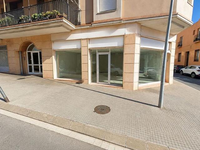 Local comercial en venta en Castellar del Vallès, de 118 m² por 380.000