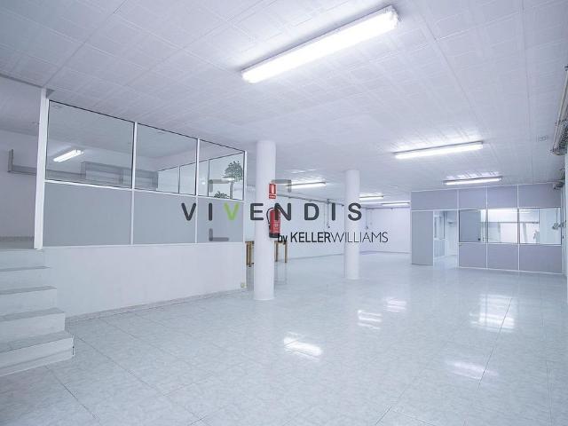 Local comercial en venta en Castellbisbal, de 205 m² por 175.000