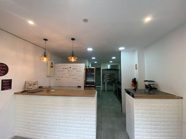 Local comercial en venta en Castelldefels, de 45 m² 2 habitaciones por 140.000