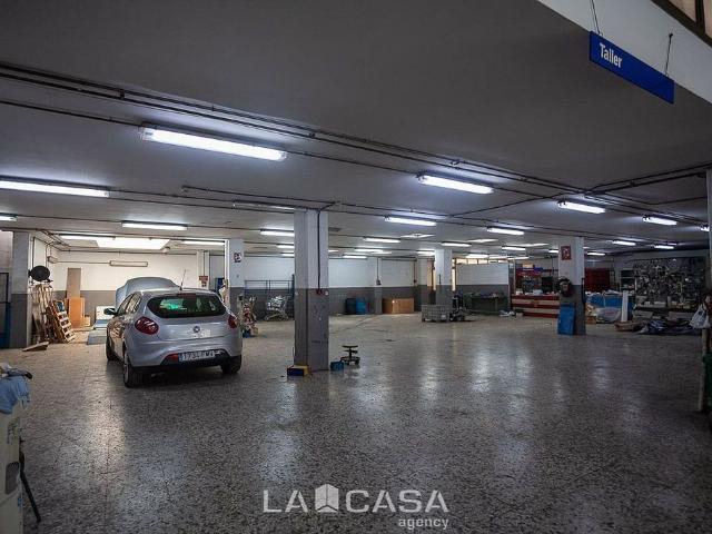 Local comercial en venta en Castelldefels, de 380 m² 1 habitación por 509.000