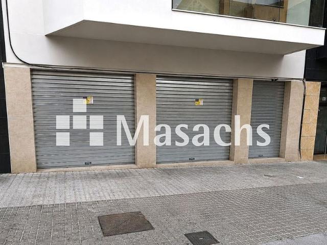 Local comercial en venta en Cerdanyola del Vallès, de 204 m² por 639.800