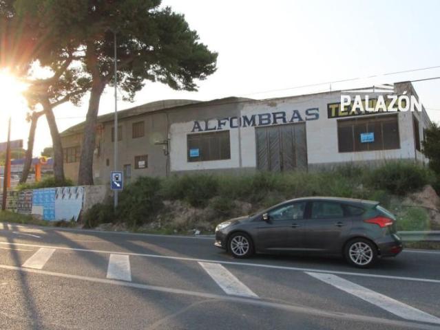 Local comercial en venta en Crevillent