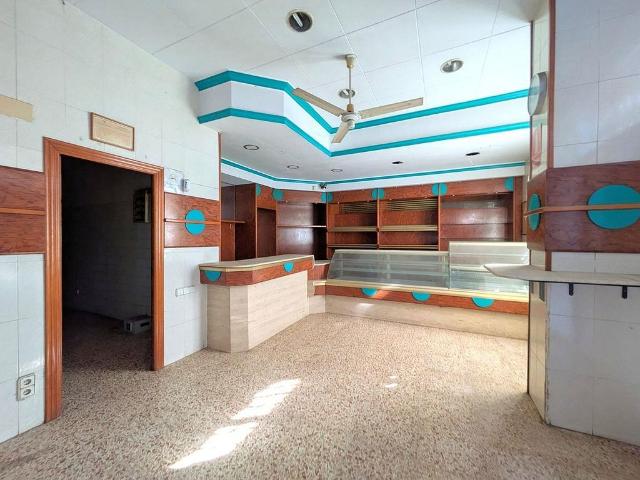 Local comercial en venta en Amposta, de 79 m² por 57.500