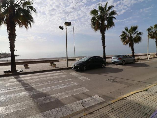 Local comercial en venta en Alcanar, de 102 m² por 290.000