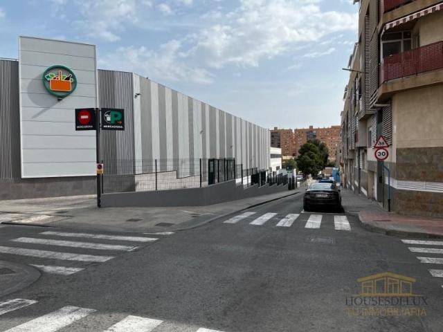 Local comercial en venta en Alicante