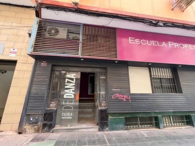 Local comercial en venta en Almería