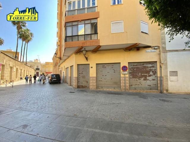 Local comercial en venta en Almería, Almedina