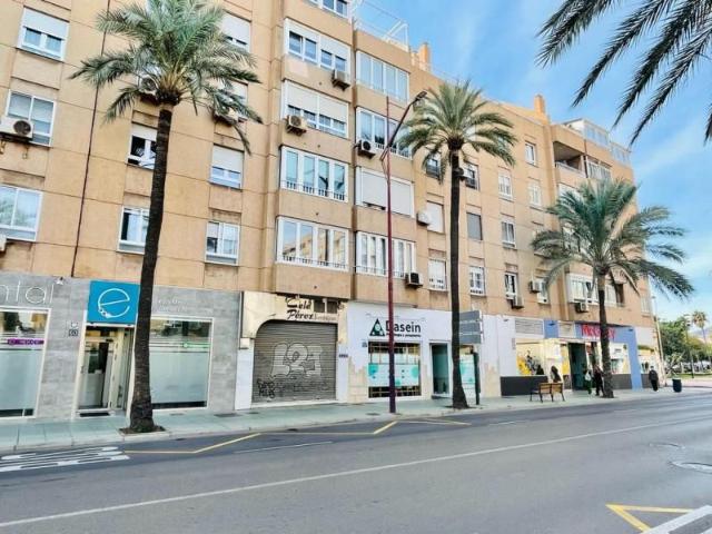 Local comercial en venta en Almería, Almeria