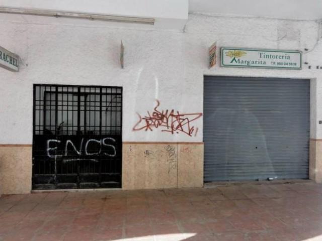 Local comercial en venta en Almería, Artes de arcos
