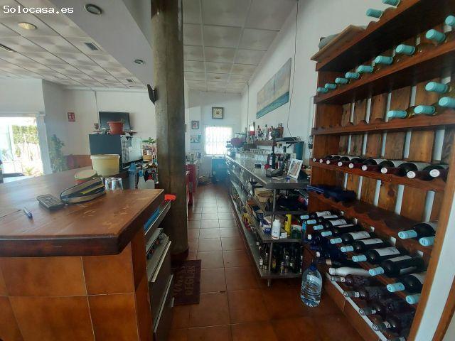 Local comercial en venta en Almerimar en 1ª línea de playa