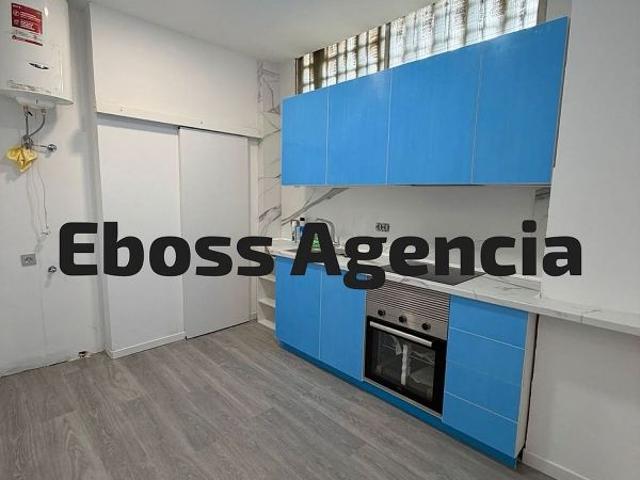 Local comercial en venta en avenida Carmen Amaya, Hospitalet de Llobregat, L´, de 55 m² 1 habitación por 137.150