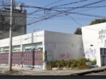 Local Comercial en Venta en Avenida Comercial, Puebla Excelente Ubicación en Santa María, uso hab