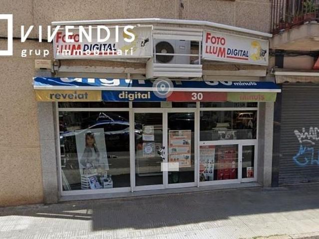 Local comercial en venta en avenida D'artesa, Lleida, de 90 m² por 84.000