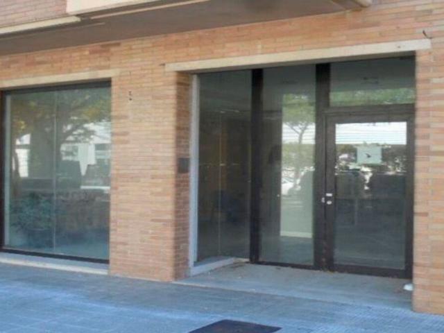 Local comercial en venta en avenida De Barcelona, Igualada, de 293 m² por 148.000