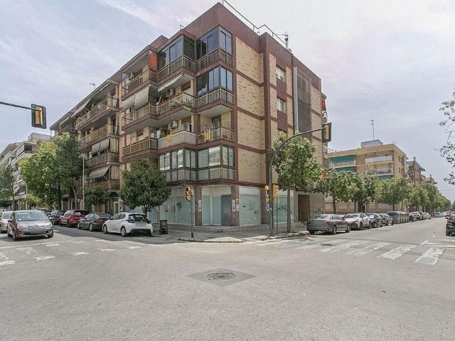 Local comercial en venta en avenida De Francesc Macià, Vilanova i La Geltrú, de 164 m² por 165.000