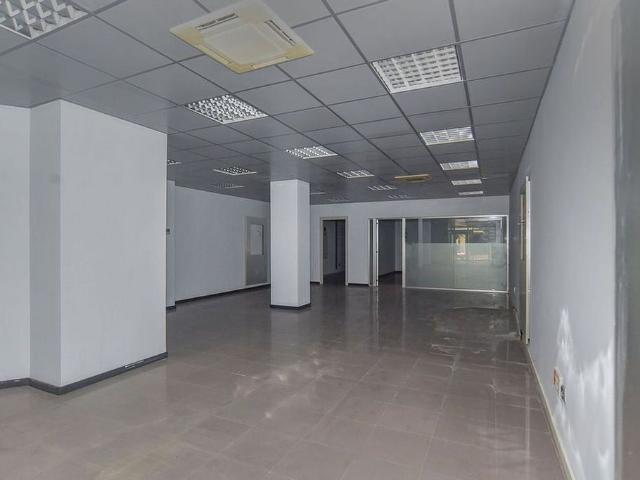 Local comercial en venta en avenida De Jaume Recoder, Mataró, de 308 m² 4 habitaciones por 246.000