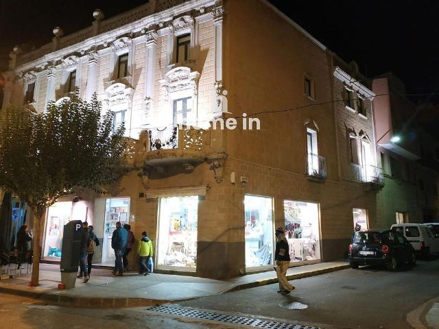 Local comercial en venta en avenida De la Ràpita, Amposta, de 400 m² por 570.000