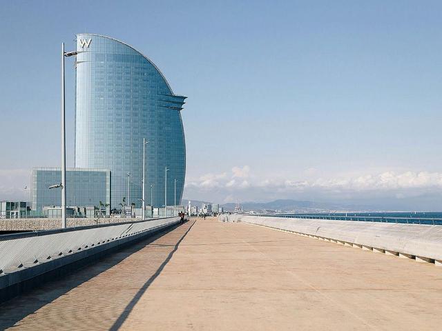 Local comercial en venta en avenida De la República Argentina, Barcelona, de 185 m² 1 habitación por 490.000
