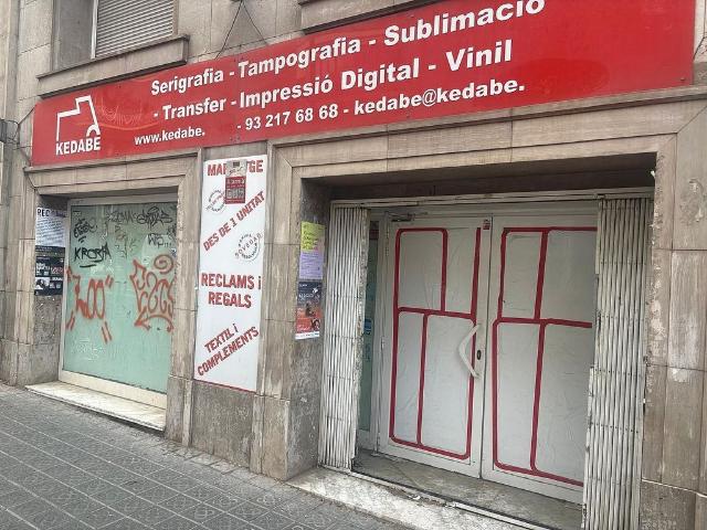 Local comercial en venta en avenida De la Riera de Cassoles, Barcelona, de 235 m² 4 habitaciones por 380.000
