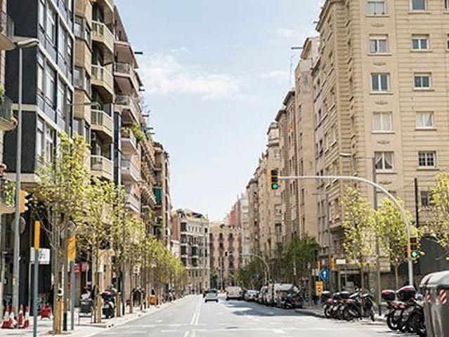 Local comercial en venta en avenida De la Riera de Cassoles, Barcelona, de 59 m² 1 habitación por 210.000