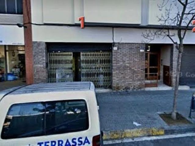 Local comercial en venta en avenida De L'abat Marcet, Terrassa, de 300 m² 2 habitaciones por 380.000