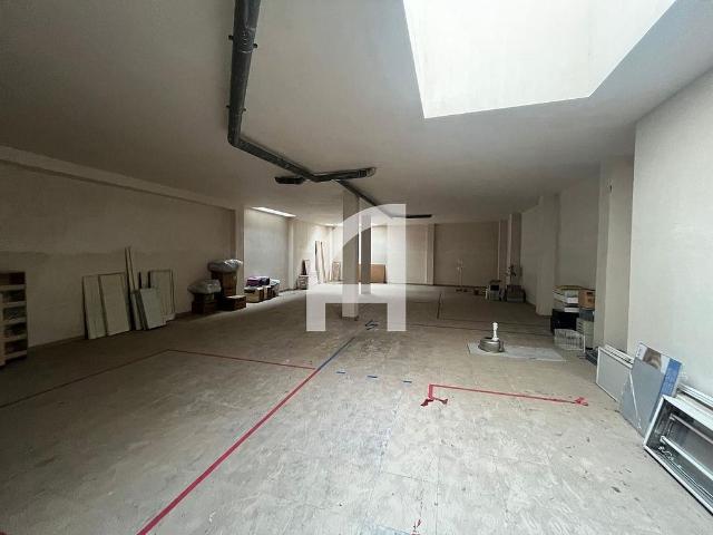 Local comercial en venta en avenida De L'abat Marcet, Terrassa, de 440 m² por 220.000