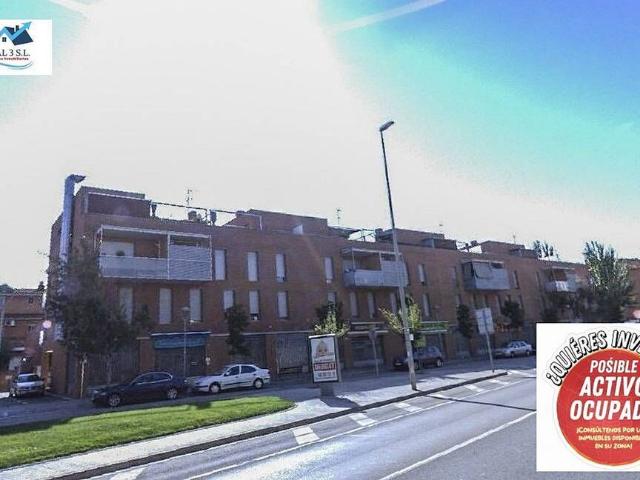 Local comercial en venta en avenida De L'estatut, Rubí, de 99 m² 2 habitaciones por 81.500
