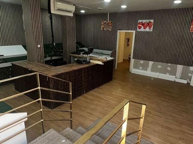 Local comercial en venta en avenida De Madrid, Terrassa, de 92 m² 2 habitaciones por 85.000