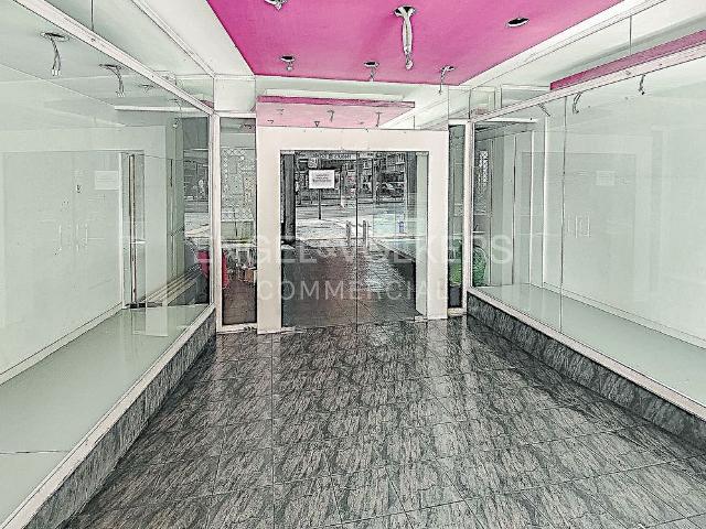Local comercial en venta en avenida De Ramón y Cajal, Tarragona, de 700 m² por 360.000