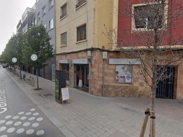 Local comercial en venta en avenida De Santa Coloma, Santa Coloma de Gramanet, de 60 m² por 150.000