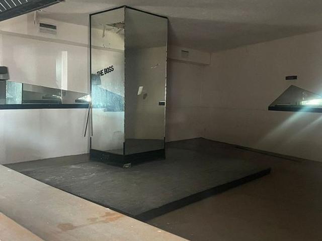 Local comercial en venta en avenida De Salvador Allende, Cornellà de Llobregat, de 100 m² 1 habitación por 200.000