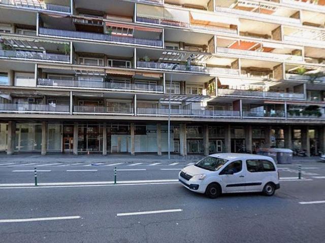Local comercial en venta en avenida De Sarrià, Barcelona, de 264 m² por 750.000