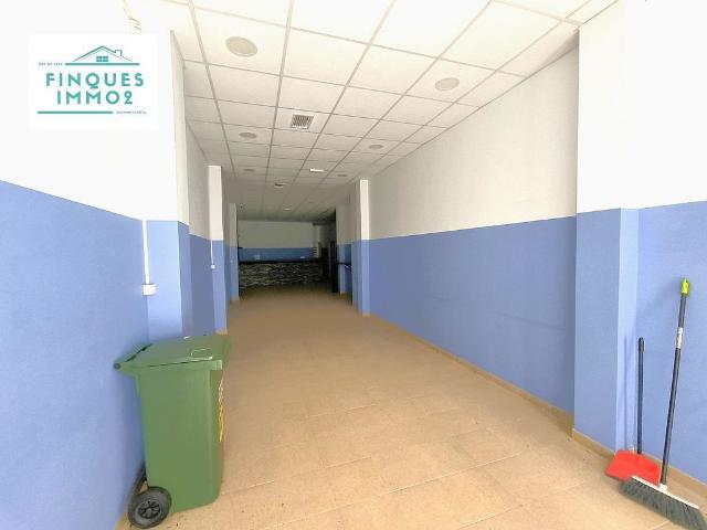Local comercial en venta en avenida Dels Esports, Sant Carles de la Ràpita, de 167 m² por 200.000