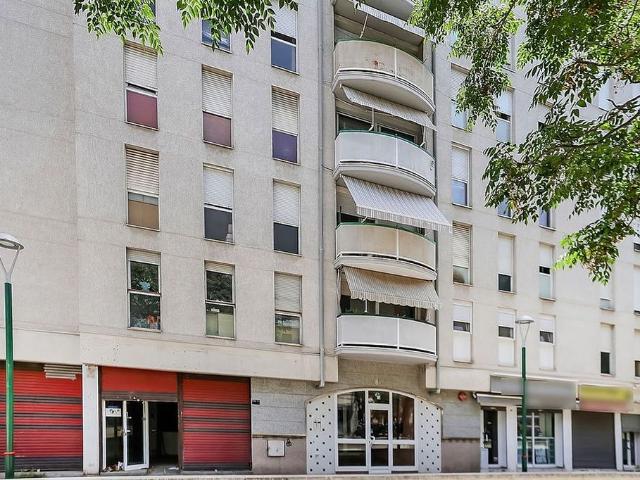Local comercial en venta en avenida D'espanya, Cerdanyola del Vallès, de 76 m² por 76.000