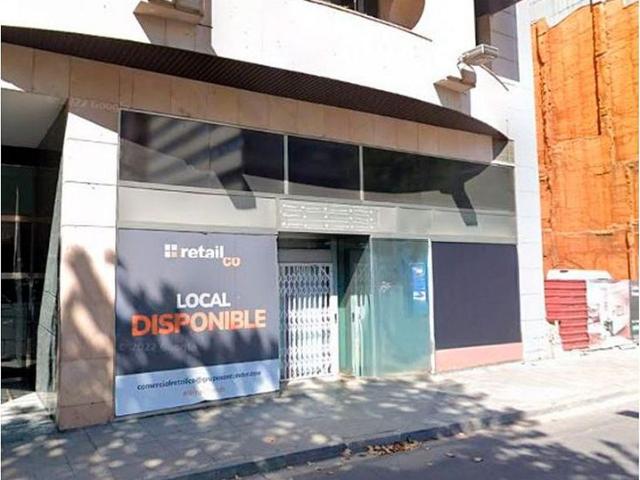 Local comercial en venta en avenida Francesc Macià, Lleida, de 597 m² por 500.000
