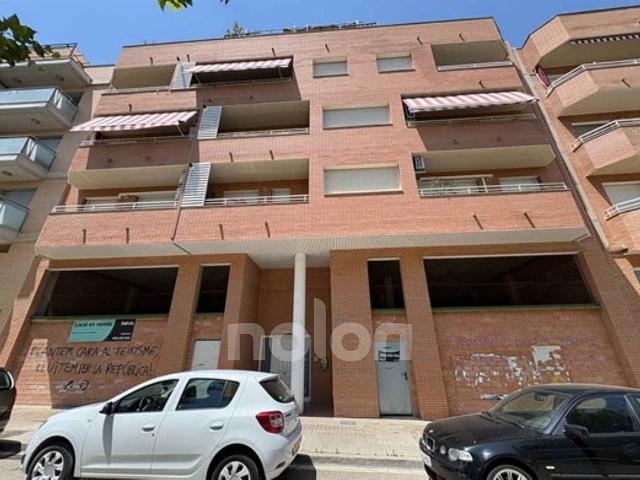Local comercial en venta en avenida Guillem de Rosselló, Rosselló, de 315 m² por 213.000
