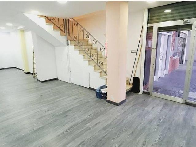 Local comercial en venta en Badalona, de 146 m² por 220.000