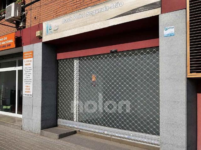 Local comercial en venta en Badalona, de 257 m² por 230.000