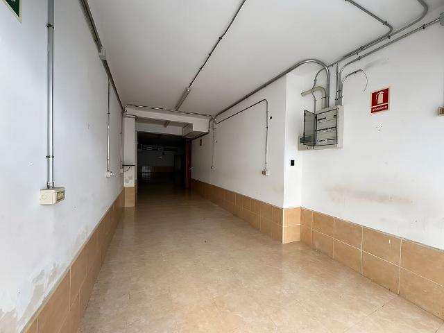 Local comercial en venta en Badalona, de 88 m² 2 habitaciones por 76.000