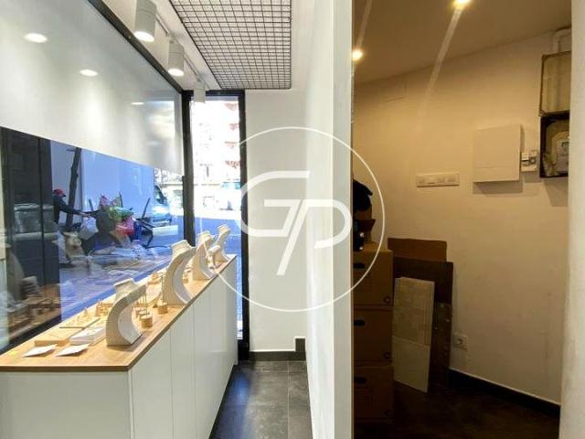Local comercial en venta en Barcelona, Carrer d'Entença, 08015