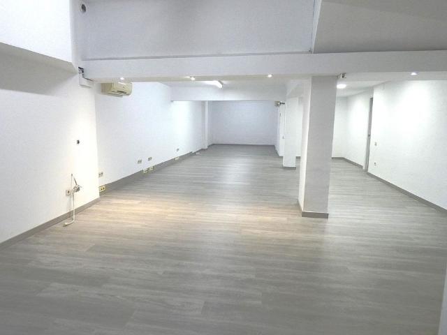 Local comercial en venta en Barcelona, de 175 m² por 249.900