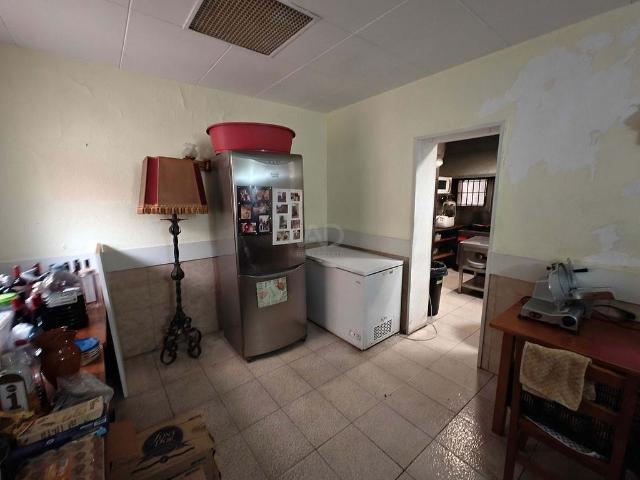 Local comercial en venta en Barcelona, de 100 m² por 415.000