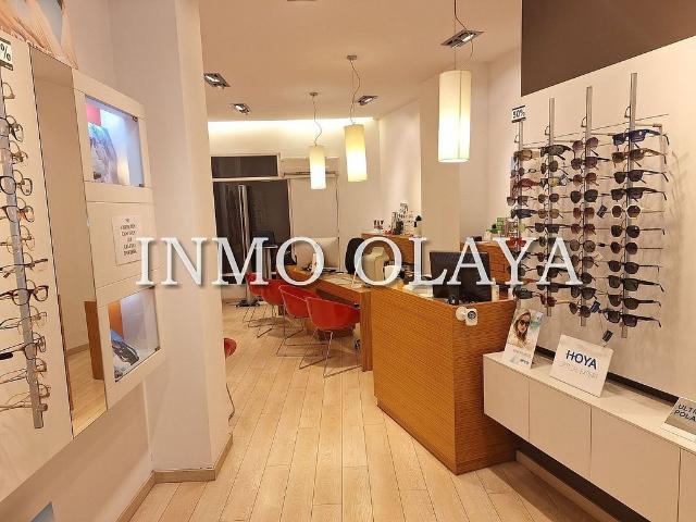Local comercial en venta en Barcelona, de 106 m² 1 habitación por 371.000