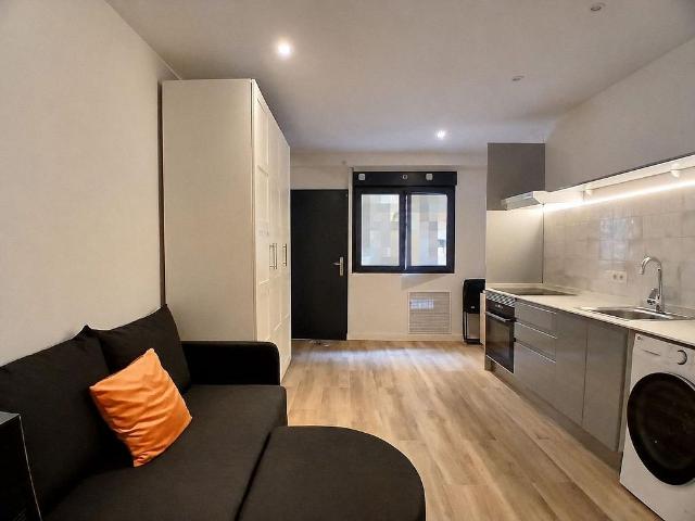 Local comercial en venta en Barcelona, de 27 m² 1 habitación por 155.000