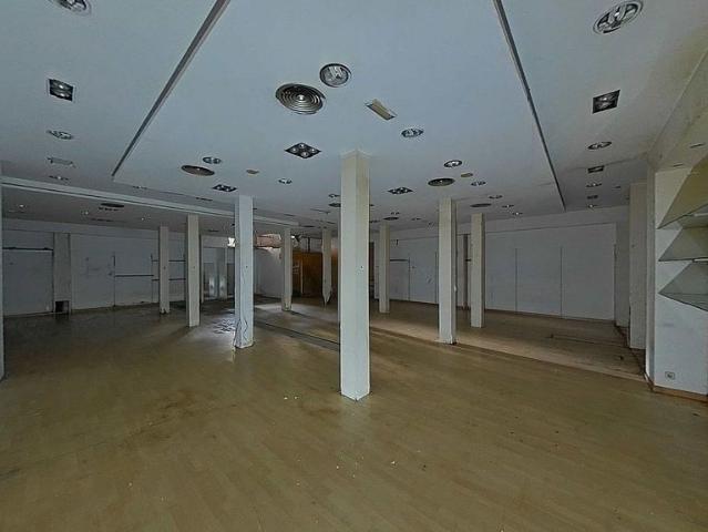 Local comercial en venta en Barcelona, de 324 m² 1 habitación por 419.000