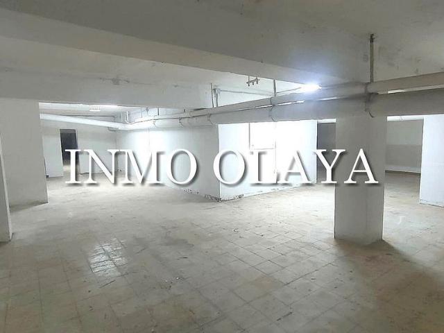 Local comercial en venta en Barcelona, de 450 m² 1 habitación por 266.000