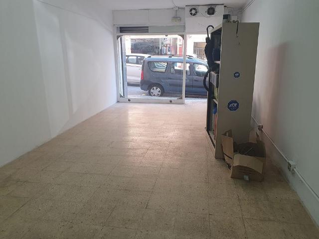 Local comercial en venta en Barcelona, de 49 m² 1 habitación por 55.000